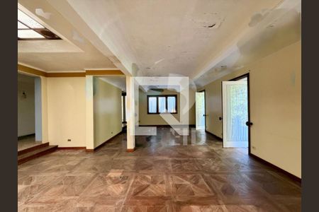 Casa à venda com 3 quartos, 206m² em Chácara Monte Alegre, São Paulo