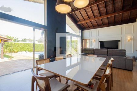 Casa à venda com 4 quartos, 330m² em Interlagos, São Paulo