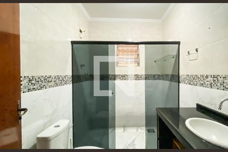 Banheiro  de casa para alugar com 1 quarto, 60m² em Jardim Keralux, São Paulo