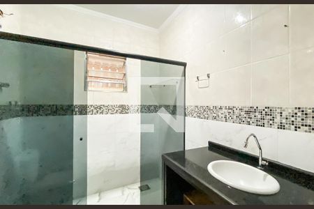 Banheiro  de casa para alugar com 1 quarto, 60m² em Jardim Keralux, São Paulo