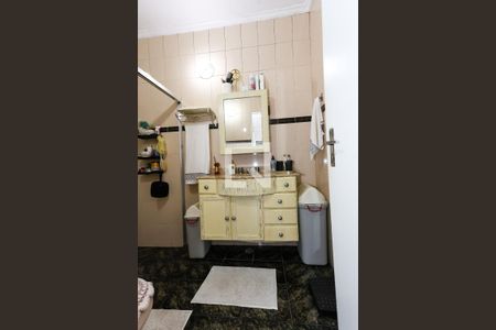 Banheiro de casa à venda com 3 quartos, 110m² em Jardim Maria Virginia, São Paulo