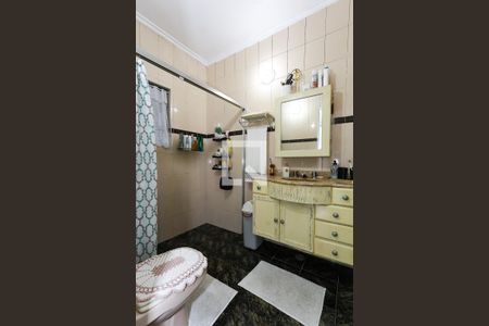 Banheiro de casa à venda com 3 quartos, 110m² em Jardim Maria Virginia, São Paulo