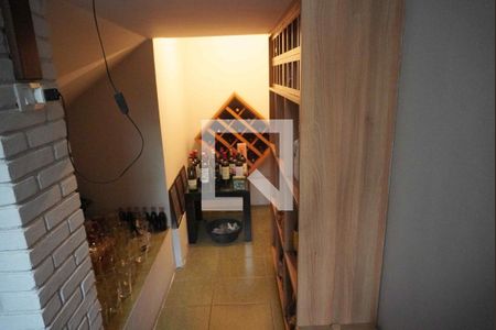 Adega de casa à venda com 2 quartos, 327m² em Jardim Rancho Alegre, Barueri