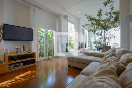 Casa à venda com 5 quartos, 700m² em Morumbi, São Paulo