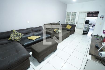 Casa à venda com 2 quartos, 180m² em Jardim Marques de Abreu, Goiânia