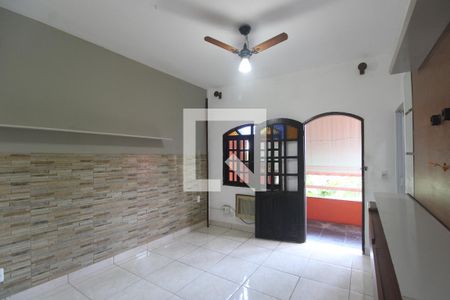Suíte de casa para alugar com 2 quartos, 120m² em Tanque, Rio de Janeiro