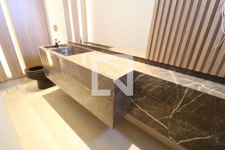 Lavabo de casa de condomínio para alugar com 4 quartos, 400m² em Jardim das Palmeiras, Uberlândia