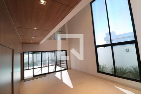 Sala de casa de condomínio para alugar com 4 quartos, 400m² em Jardim das Palmeiras, Uberlândia