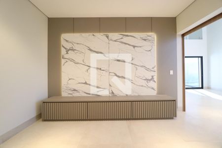 Sala de TV de casa de condomínio para alugar com 4 quartos, 400m² em Jardim das Palmeiras, Uberlândia