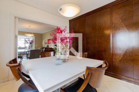 Apartamento à venda com 3 quartos, 303m² em Santa Cecilia, São Paulo