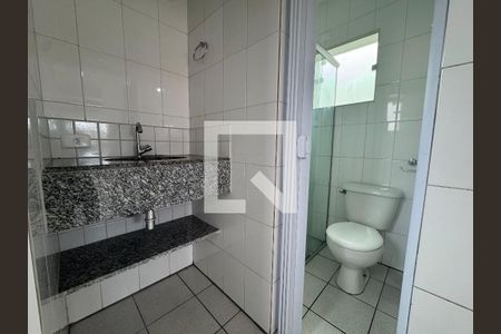 Banheiro de casa para alugar com 1 quarto, 55m² em Jardim Primeiro de Maio (chacara Fazendinha), Osasco