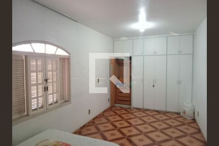 Casa à venda com 4 quartos, 190m² em Jardim Teresa, São Paulo