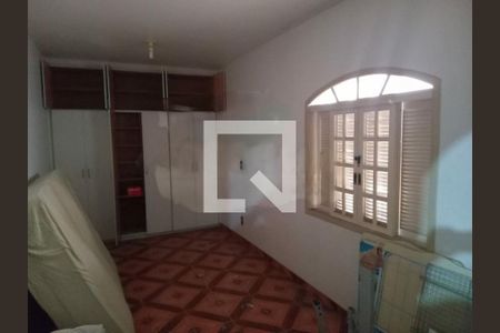 Casa à venda com 4 quartos, 190m² em Jardim Teresa, São Paulo