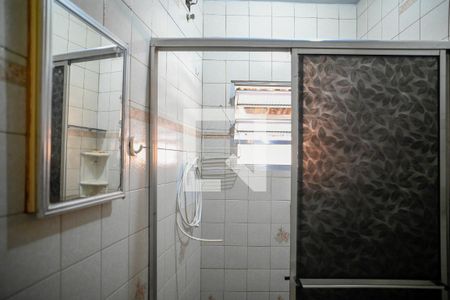 Banheiro de kitnet/studio para alugar com 1 quarto, 40m² em Vila Santo Estefano, São Paulo