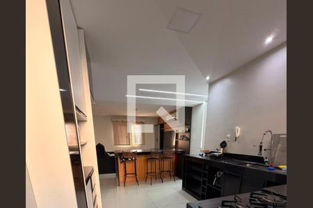 Casa para alugar com 4 quartos, 80m² em Jardim Alvorada, Nova Iguaçu