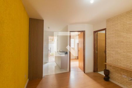 Sala de casa para alugar com 2 quartos, 43m² em Campo de Santana, Curitiba