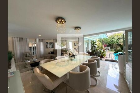 Casa à venda com 3 quartos, 302m² em Interlagos, São Paulo