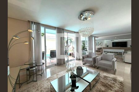 Casa à venda com 3 quartos, 302m² em Interlagos, São Paulo