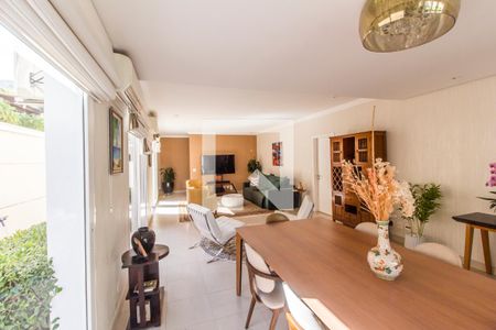 Sala de casa de condomínio à venda com 4 quartos, 570m² em Alphaville Residencial Dois, Barueri