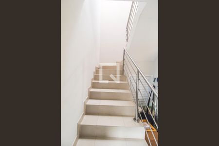 Escada de casa de condomínio à venda com 4 quartos, 570m² em Alphaville Residencial Dois, Barueri