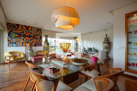 Apartamento à venda com 3 quartos, 220m² em Santo Amaro, São Paulo