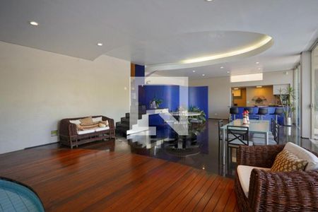 Casa à venda com 4 quartos, 565m² em Santo Amaro, São Paulo