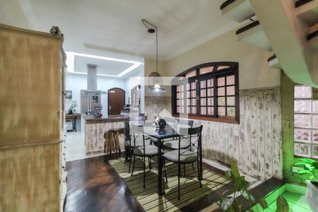 Sala de casa à venda com 4 quartos, 256m² em Jardim Nossa Senhora do Carmo, São Paulo