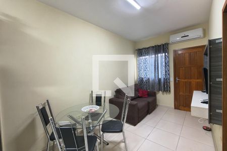 Sala de casa de condomínio para alugar com 2 quartos, 38m² em Cidade das Crianças, Praia Grande