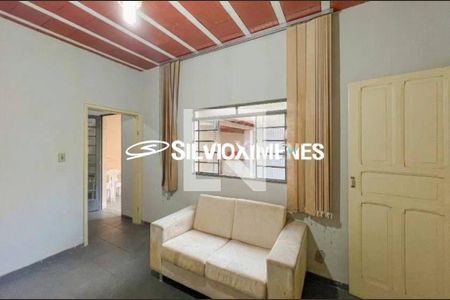 Casa à venda com 5 quartos, 350m² em Santa Efigênia, Belo Horizonte