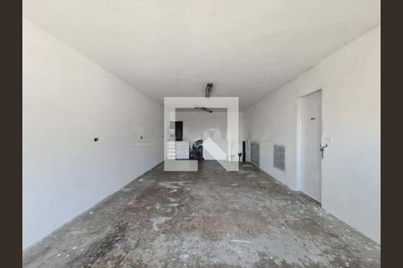 Casa à venda com 3 quartos, 215m² em Jardim Orly, São Paulo