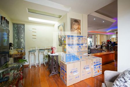 Casa à venda com 5 quartos, 580m² em Santo Amaro, São Paulo