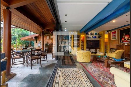 Casa à venda com 6 quartos, 900m² em Granja Julieta, São Paulo