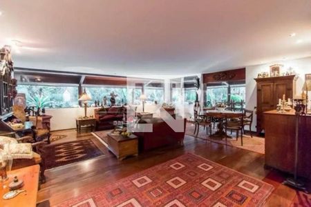 Casa à venda com 6 quartos, 900m² em Granja Julieta, São Paulo