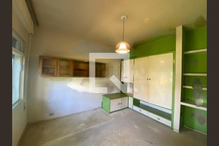 Casa à venda com 3 quartos, 300m² em Jardim Santa Helena, São Paulo
