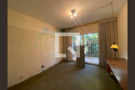 Casa à venda com 3 quartos, 300m² em Jardim Santa Helena, São Paulo