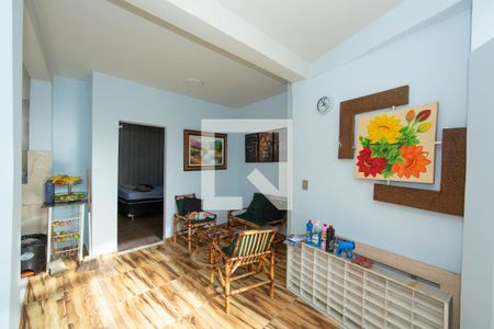 SALA de casa à venda com 2 quartos, 90m² em Betânia, Belo Horizonte