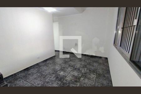 Casa à venda com 2 quartos, 142m² em Cidade Domitila, São Paulo