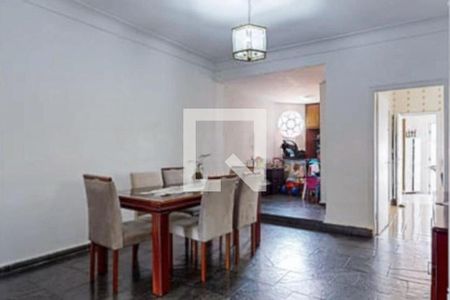 Casa à venda com 4 quartos, 220m² em Indianópolis, São Paulo