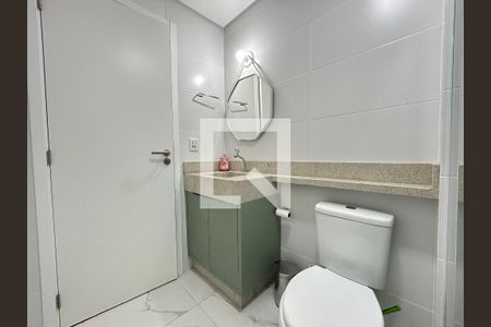 Banheiro de kitnet/studio para alugar com 1 quarto, 36m² em Alto Ribeirão Leste, Florianópolis