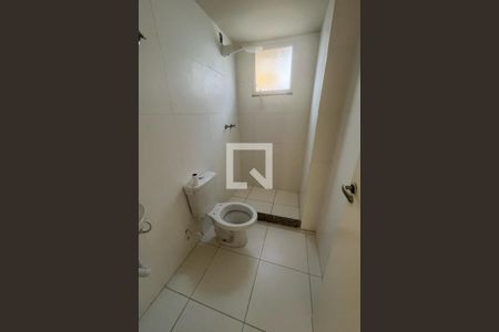 Banheiro de apartamento para alugar com 2 quartos, 75m² em Jardim Gramacho, Duque de Caxias