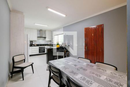 Casa à venda com 3 quartos, 241m² em Vila do Castelo, São Paulo