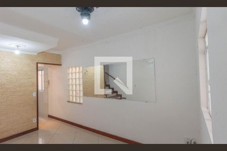 Sala de casa de condomínio à venda com 3 quartos, 70m² em Jardim Regina, Campinas