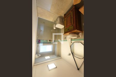 Banheiro de kitnet/studio para alugar com 1 quarto, 37m² em Bela Vista, São Paulo