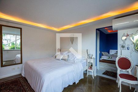 Casa à venda com 3 quartos, 300m² em Piratininga, Niterói