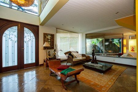 Casa à venda com 3 quartos, 300m² em Piratininga, Niterói