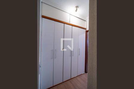 Closet da suíte de casa de condomínio para alugar com 3 quartos, 137m² em Jardim Vila Inglesa, Sorocaba