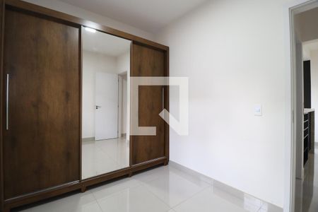 Quarto 1 de apartamento para alugar com 2 quartos, 60m² em Segismundo Pereira, Uberlândia