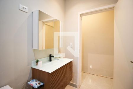 Banheiro de casa à venda com 2 quartos, 138m² em Indianópolis, São Paulo