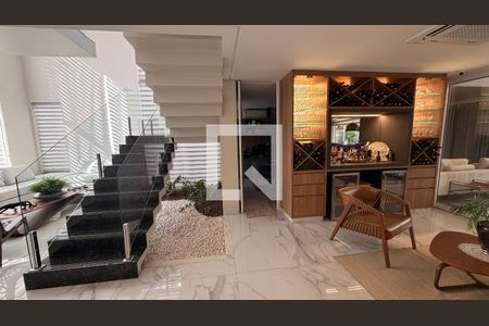 Escada de casa de condomínio à venda com 5 quartos, 510m² em Residencial Granville, Goiânia