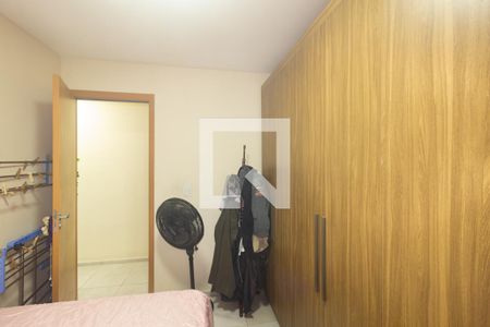 Quarto 1 de apartamento para alugar com 2 quartos, 44m² em Inhoaíba, Rio de Janeiro